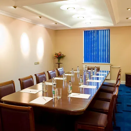 Park Inn By Radisson Shannon Airport 