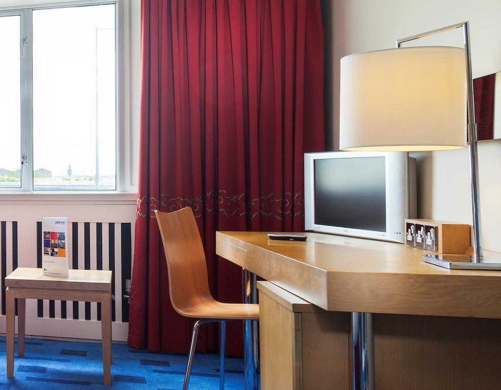 Hotel Park By Radisson Airport 3*