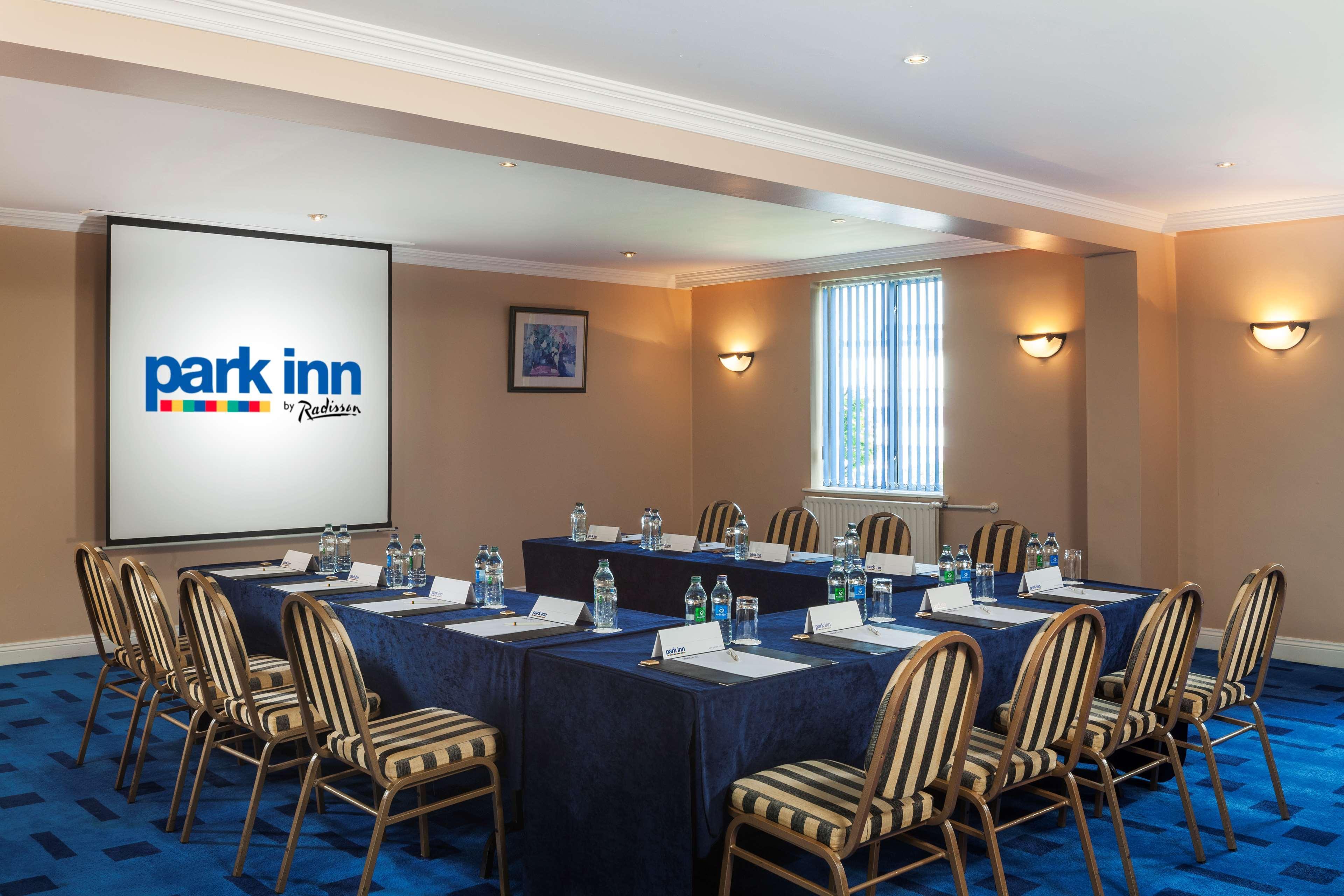 Hotel Park By Radisson Airport