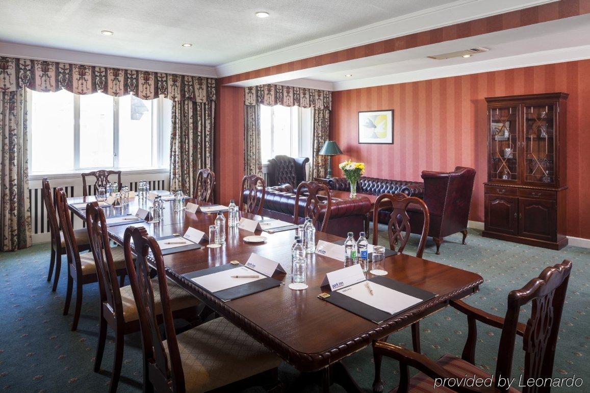 Hotel Park By Radisson Airport 3*