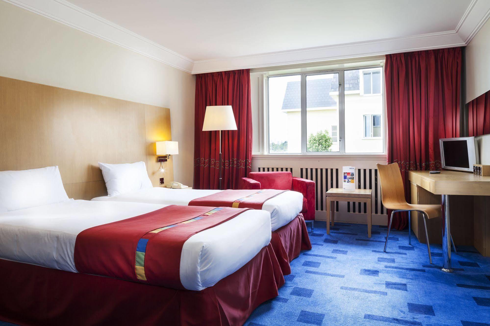 Park By Radisson Airport 3*