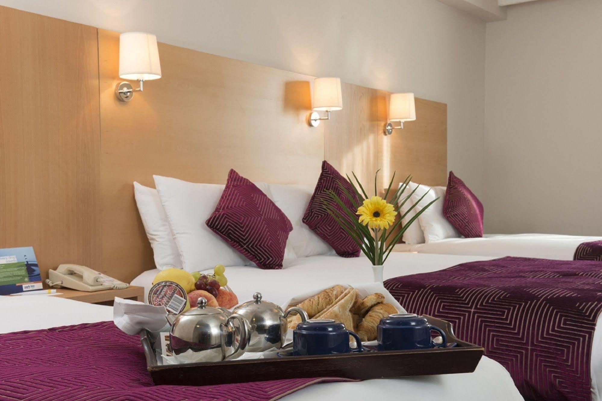 Hotel Park By Radisson Airport
