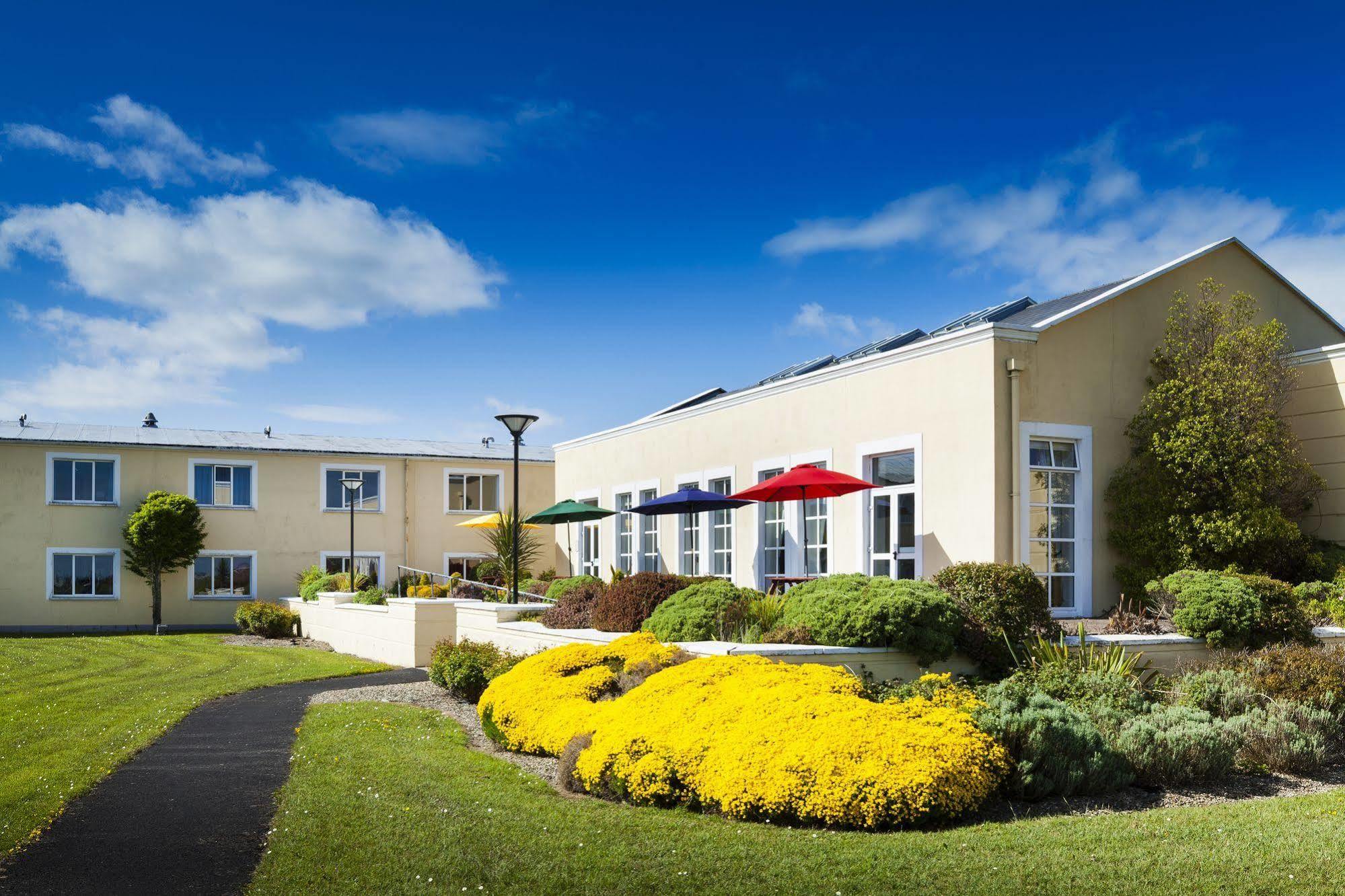 Park By Radisson Airport